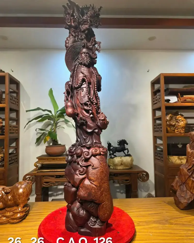 3_Đạt Ma Nu Tử Đàn Đỏ Giá 47 Triệu Cao 126cm Ngang 26cm Sâu 26cm Tượng Đạt Ma Gỗ Nu Tử Đàn Đỏ Cao 126cm