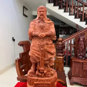 6_Trần Quốc Tuấn Chống Kiếm Gỗ Tử Đàn Mộc Đẹp Giá 9.500 Triệu Kích Thước Cao 68cm, Ngang 23cm, Sâu 20cm Tượng Trần Quốc Tuấn Chống Kiếm Gỗ Tử Đàn Có Sơn Cao 68cm