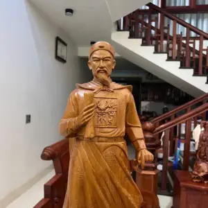 6_Trần Quốc Tuấn Gỗ Ngọc Am Liền Khối Giá 5.200 Triệu Kích Thước Cao 80cm, Ngang 25cm, Sâu 22cm Tượng Trần Quốc Tuấn Gỗ Ngọc Am Liền Khối Cao 80cm