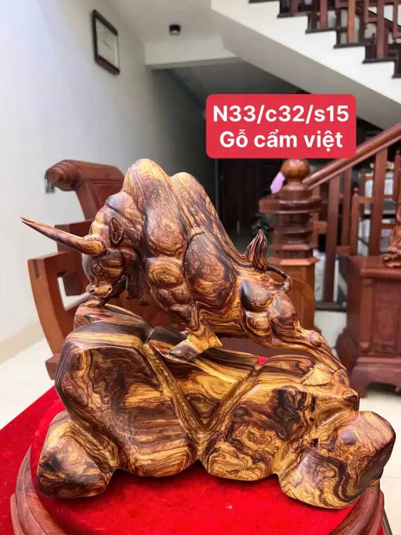 Tượng Bò Tót Gỗ Cẩm Việt Vân Chun Sụn Liền Khối G5045