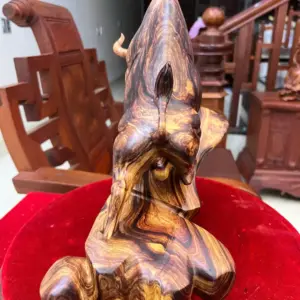 Tượng Bò Tót Gỗ Cẩm Việt Vân Chun Sụn Liền Khối G5045