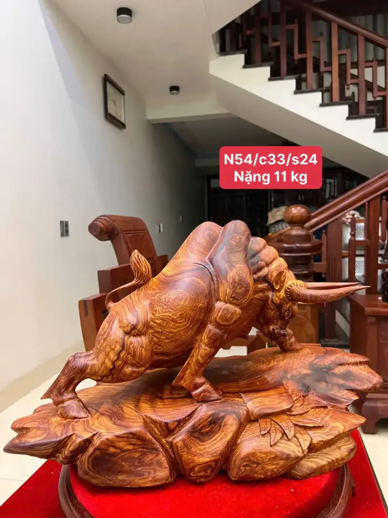 Tượng Bò Tót Gỗ Cẩm Việt Bám Chun To Đẹp Liền Khối G5127
