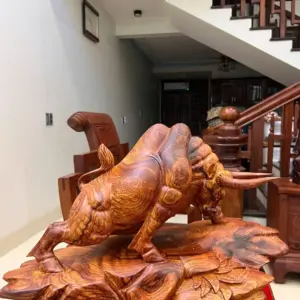 Tượng Bò Tót Gỗ Cẩm Việt Bám Chun To Đẹp Liền Khối G5127