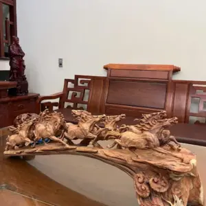Tượng Cầu Bát Mã Gỗ Sưa Bắc To Đẹp Liền Khối Đục Kỹ Vân Tím Có Sơn G5004
