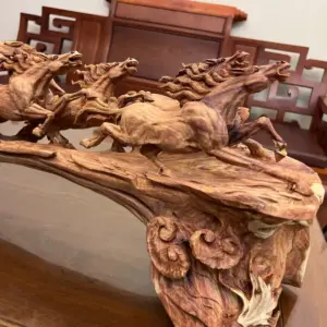 Tượng Cầu Bát Mã Gỗ Sưa Bắc To Đẹp Liền Khối Đục Kỹ Vân Tím Có Sơn G5004