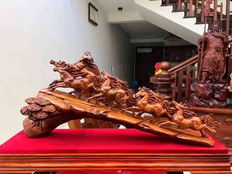 Tượng Cầu Bát Mã Gỗ Sưa Bắc Liền Khối Hàng Đục Kỹ Đẹp G5115