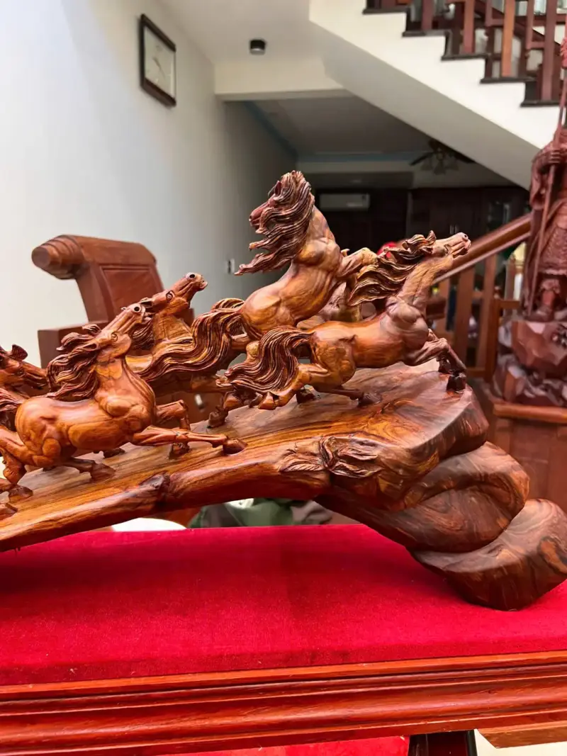Tượng Cầu Bát Mã Gỗ Sưa Bắc Liền Khối Hàng Đục Kỹ Đẹp G5115