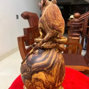 Tượng Chuột Bê Vàng Gỗ Cẩm Việt Siêu Vân Liền Khối G5000