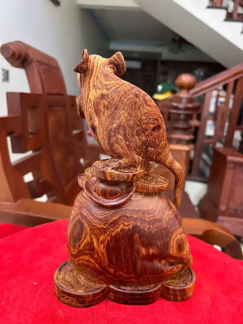 Tượng Chuột Bê Vàng Gỗ Cẩm Việt Liền Khối G5124