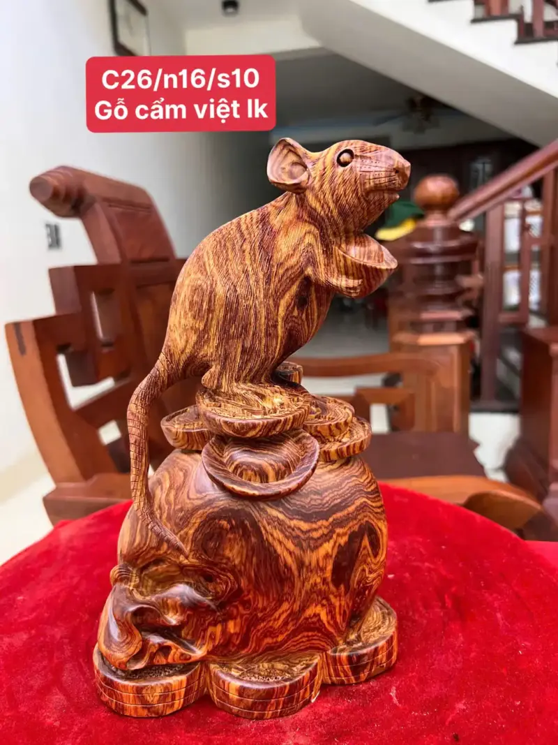 Tượng Chuột Bê Vàng Gỗ Cẩm Việt Siêu Vân Liền Khối G5143
