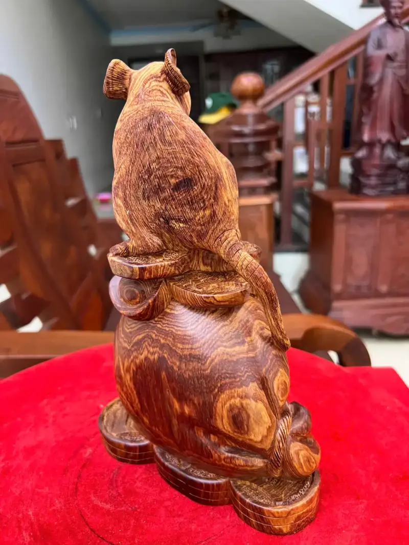 Tượng Chuột Bê Vàng Gỗ Cẩm Việt Siêu Vân Liền Khối G5143