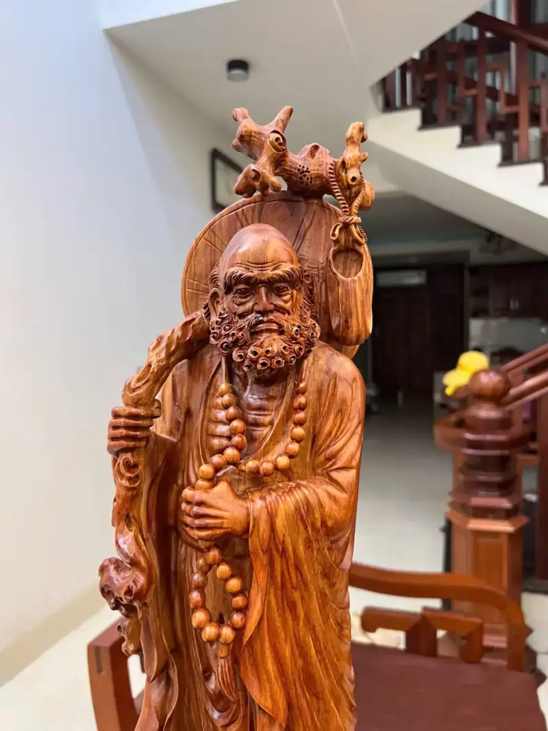 Tượng Cụ Đạt Ma Đứng Nghê Gỗ Sưa Bắc Liền Khối Đục Đẹp Kỹ Sắc Nét G5091