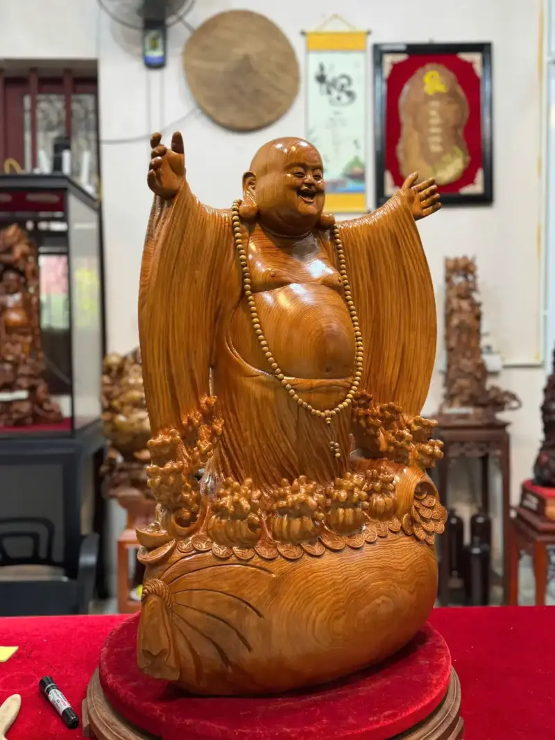 Tượng Di Lặc Nghênh Hỷ Tứ Phương Gỗ Ngọc Am Thơm Hàng Đục Tay Liền Khối G5294