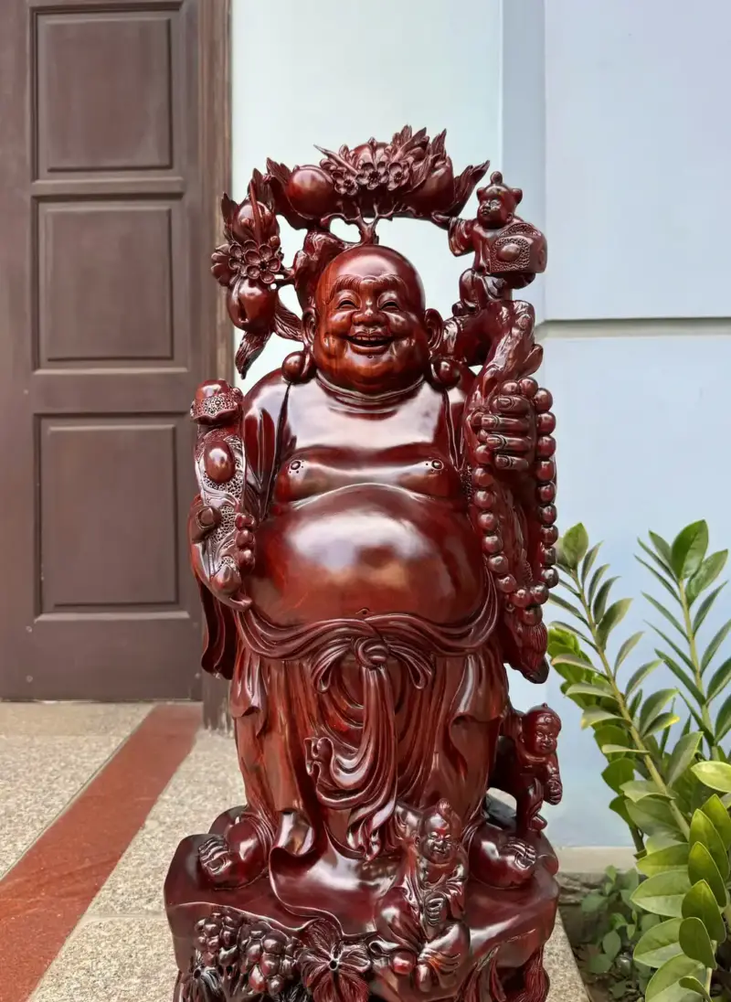 Tượng Di Lặc Tam Phúc Thuần Nghê Hàng Kỹ Đẹp Trạm Tay Sắc Nét Gỗ Tử Đàn Liền Khối G5312