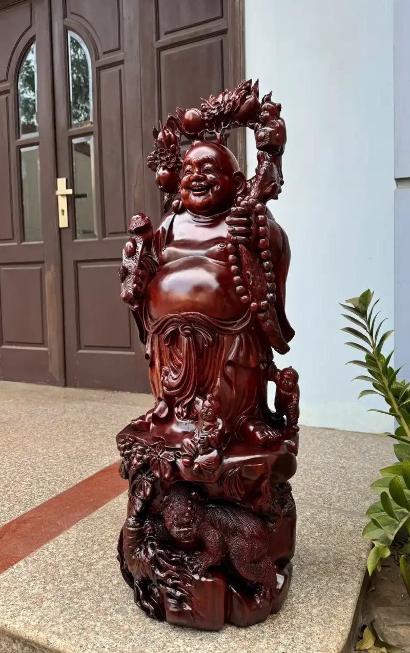 Tượng Di Lặc Tam Phúc Thuần Nghê Hàng Kỹ Đẹp Trạm Tay Sắc Nét Gỗ Tử Đàn Liền Khối G5312