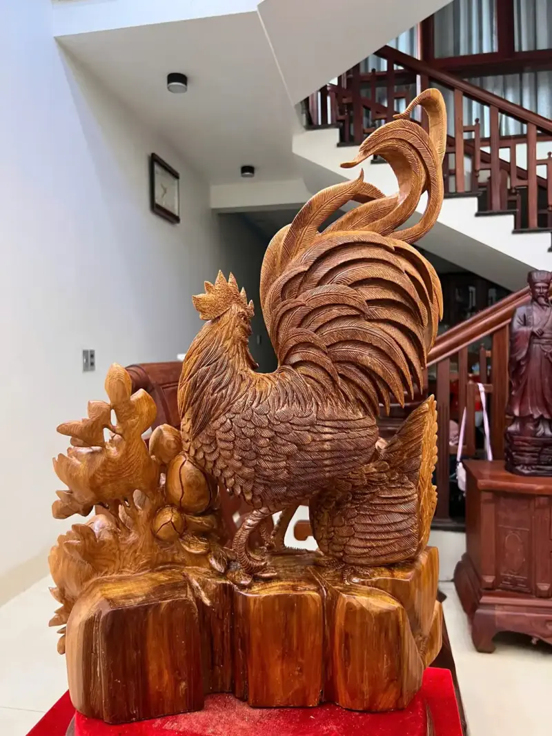 gia-inh-ga-go-ngoc-am-G5089-7_1_Gia Đình Gà Gỗ Ngọc Am Liền Khối Hàng Đục Kỹ Đẹp Giá 8.500 Triệu Kích Thước Cao 70cm, Ngang 50cm, Sâu 18cm Tượng Gia Đình Gà Gỗ Ngọc Am Liền Khối Hàng Đục Kỹ Đẹp G5089