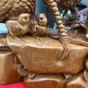 gia-inh-ga-go-ngoc-am-G5146-7_Gia Đình Gà Gỗ Ngọc Am Liền Khối Hàng Nghệ Nhân Giá 8.200 Triệu Kích Thước Cao 66cm, Ngang 50cm, Sâu 19cm Tượng Gia Đình Gà Gỗ Ngọc Am Liền Khối Hàng Nghệ Nhân G5146