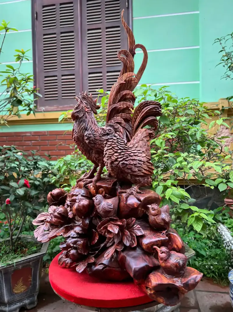 Tượng Gia Đình Gà Gỗ Sưa Bắc Đỏ Hàng Kỹ Liền Khối G5323