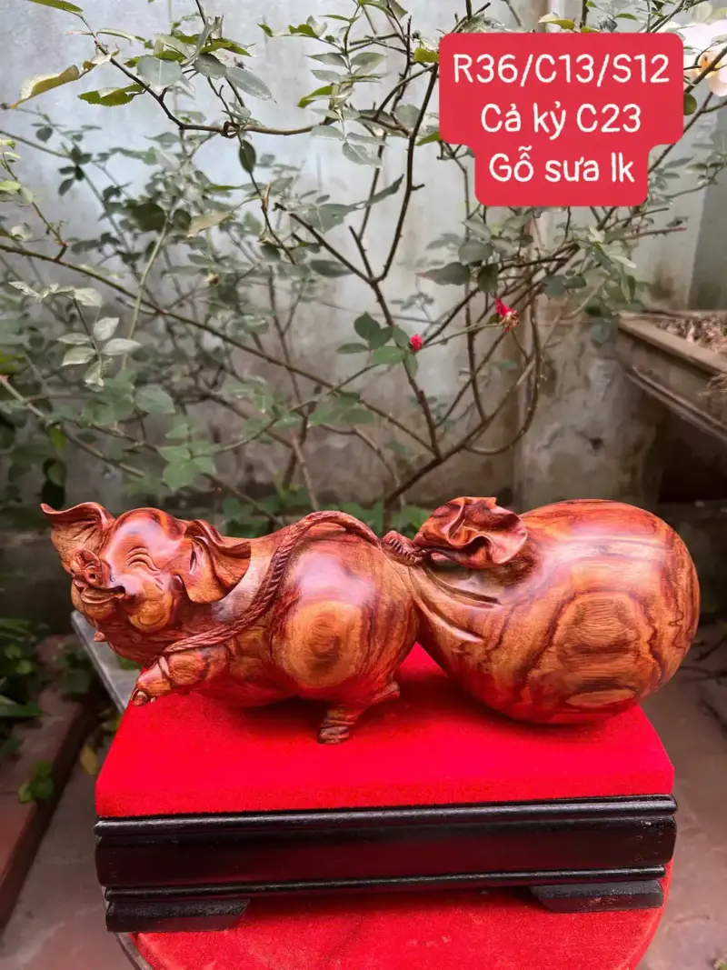 Tượng Heo Kéo Bao Tiền Gỗ Sưa Bắc Liền Khối G5326
