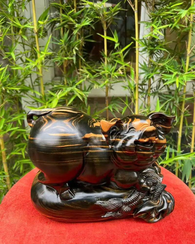 heo-lam-bao-G5327-1 Tượng Heo Lằm Bao Tiền Gỗ Mun Hoa Liền Khối G5327