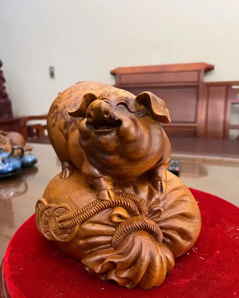 heo-nam-bao-G5148-2_Heo Nằm Bao Tiền Nu Ngọc Am Liền Khối Giá 2.900 Triệu Kích Thước Cao 23cm, Ngang 24cm, Sâu 21cm Tượng Heo Nằm Bao Tiền Nu Ngọc Am Liền Khối G5148