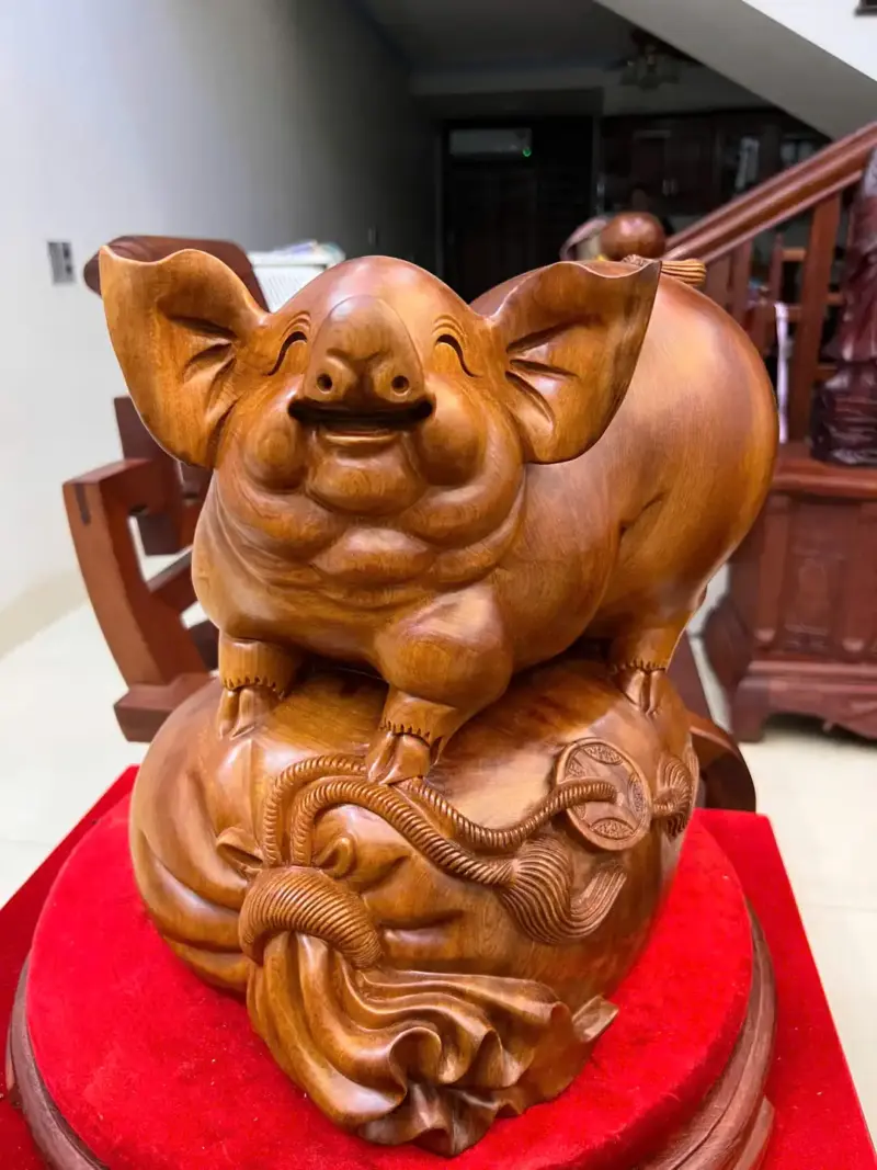 Tượng Heo Nằm Bao Tiền Gỗ Ngọc Am Liền Khối Chất Nặng G5147