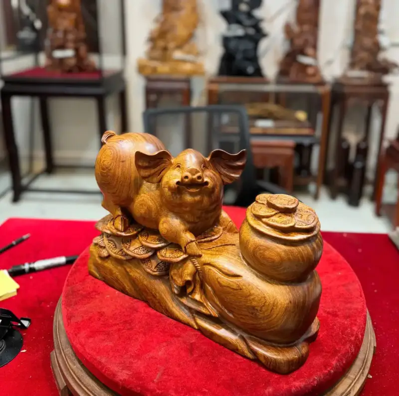 Tượng Heo Tiền Vàng Gỗ Hương Liền Khối G5331