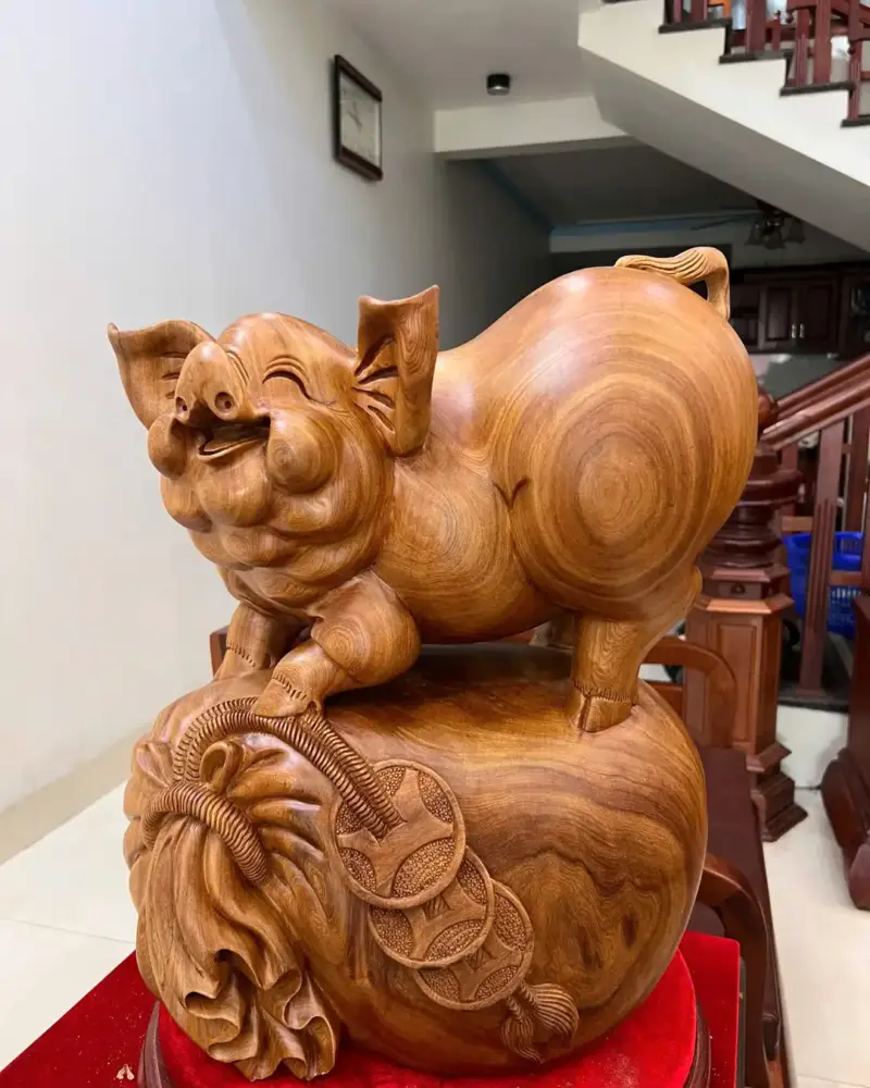 heo-ung-bao-G5105-2_Heo Đứng Bao Tiền To Đẹp Nặng Liền Khối Giá 6.200 Triệu Kích Thước Cao 52cm, Ngang 43cm, Sâu 27cm Tượng Heo Đứng Bao Tiền To Đẹp Nặng Liền Khối G5105