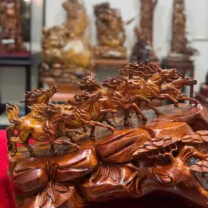 Tượng Mã Đáo Thành Công Gỗ Cẩm Hàng Kỹ Đẹp Liền Khối G5334