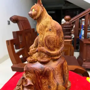 Tượng Mèo Ngồi Bao Tiền Gỗ Cẩm Việt Liền Khối G5149
