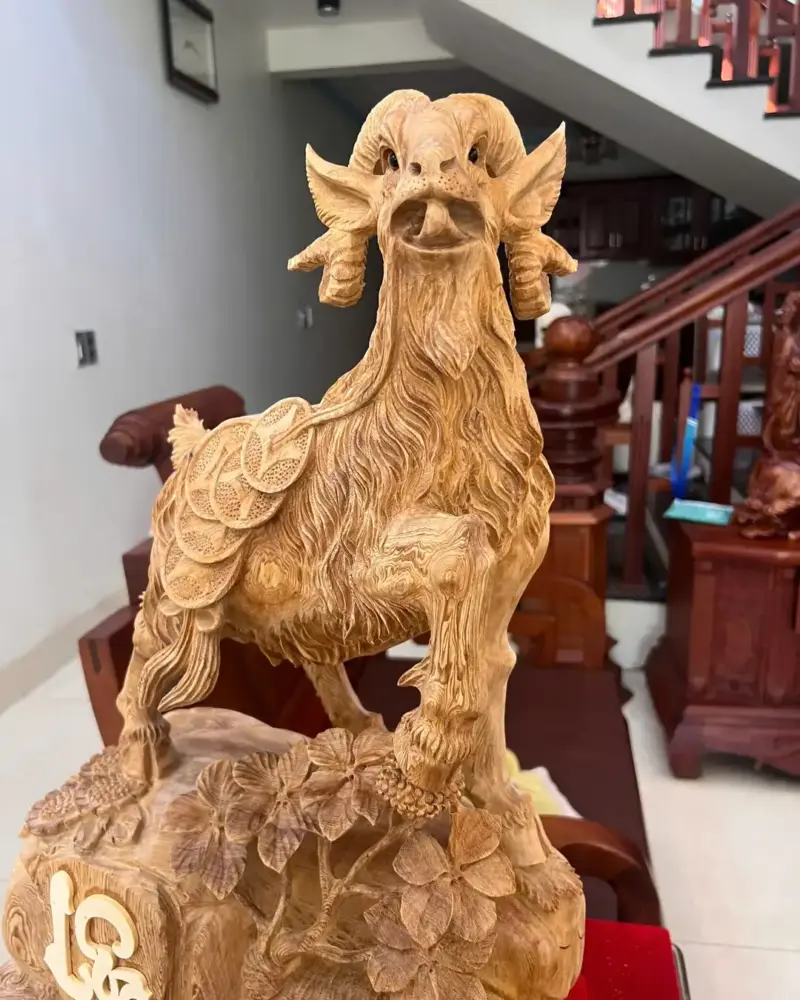 nhat-duong-go-ngoc-am-G5074-2_Nhất Dương Gỗ Ngọc Am Chất Gỗ Già Nặng Mộc Đẹp Giá 4.600 Triệu Kích Thước Cao 62cm, Ngang 40cm, Sâu 26cm Tượng Nhất Dương Gỗ Ngọc Am Chất Gỗ Già Nặng Mộc Đẹp Liền Khối G5074