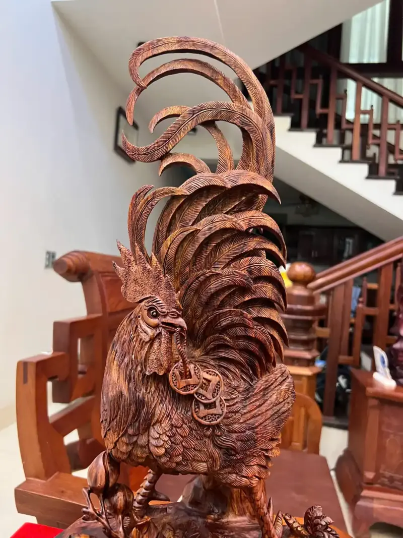 Tượng Nhất Kê Gỗ Sưa Bắc Liền Khối Chất Gỗ Già Tím Lịm Hàng Nghệ Nhân Tắc Kê G5013