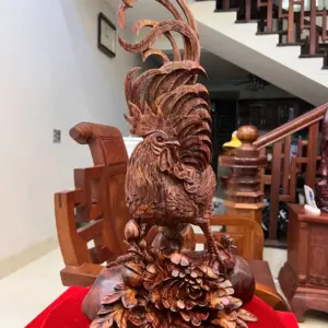 Tượng Nhất Kê Gỗ Sưa Bắc Liền Khối Chất Gỗ Già Tím Lịm Hàng Nghệ Nhân Tắc Kê G5013