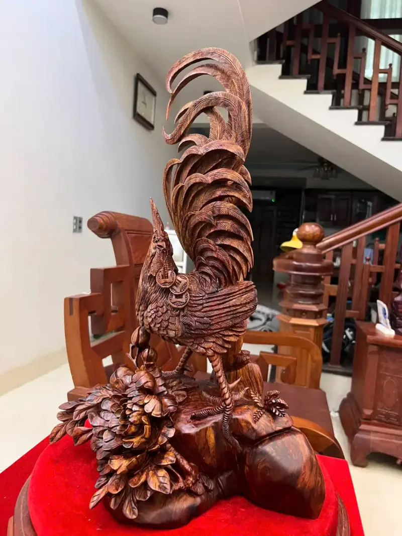 Tượng Nhất Kê Gỗ Sưa Bắc Liền Khối Chất Gỗ Già Tím Lịm Hàng Nghệ Nhân Tắc Kê G5013
