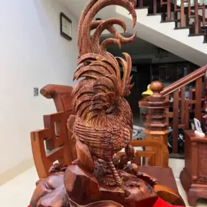 Tượng Nhất Kê Gỗ Sưa Bắc Liền Khối Chất Gỗ Già Tím Lịm Hàng Nghệ Nhân Tắc Kê G5013