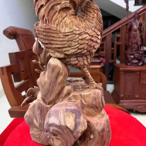 Tượng Nhất Kê Gỗ Sưa Bắc Liền Khối Hàng Nghệ Nhân Tắc Kê Vân Tím Lịm Có Sơn G5014