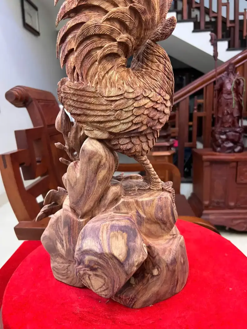 Tượng Nhất Kê Gỗ Sưa Bắc Liền Khối Hàng Nghệ Nhân Tắc Kê Vân Tím Lịm Có Sơn G5014