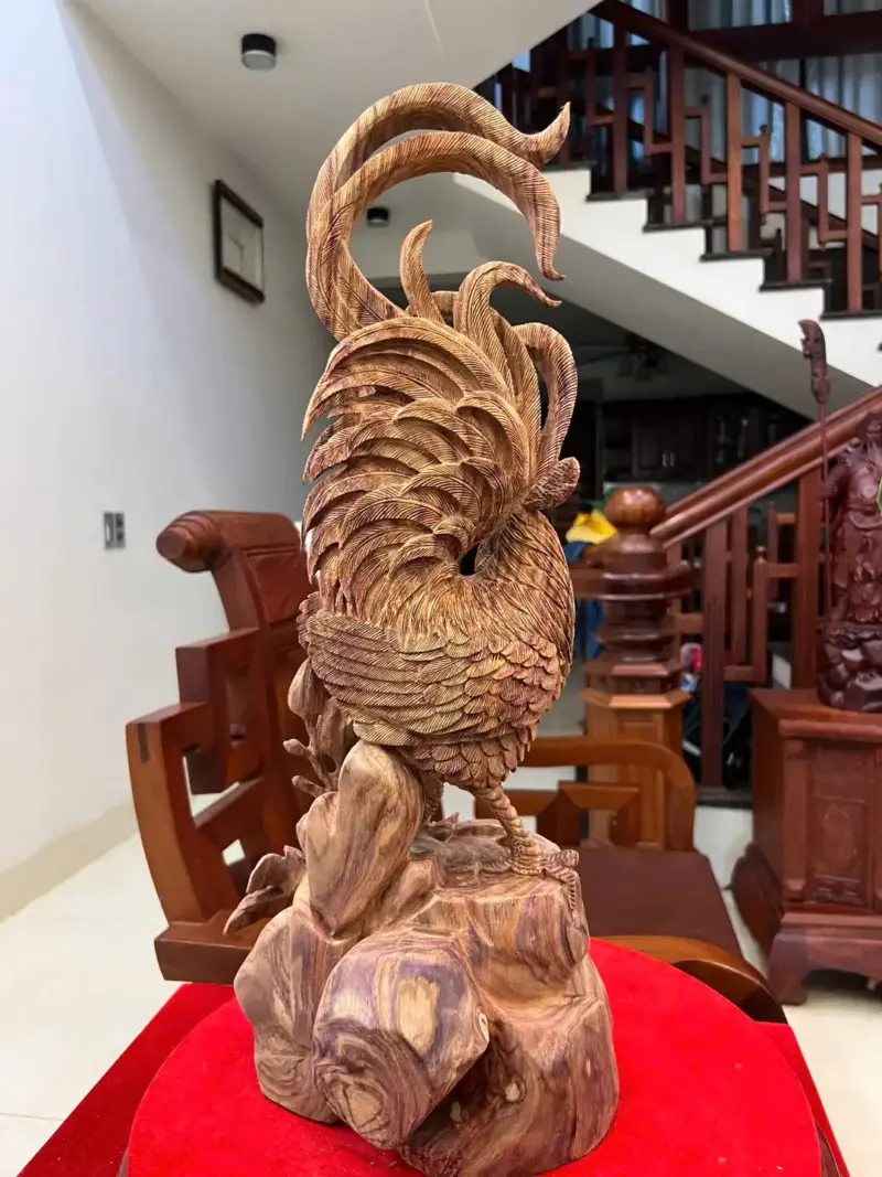Tượng Nhất Kê Gỗ Sưa Bắc Liền Khối Hàng Nghệ Nhân Tắc Kê Vân Tím Lịm Có Sơn G5014