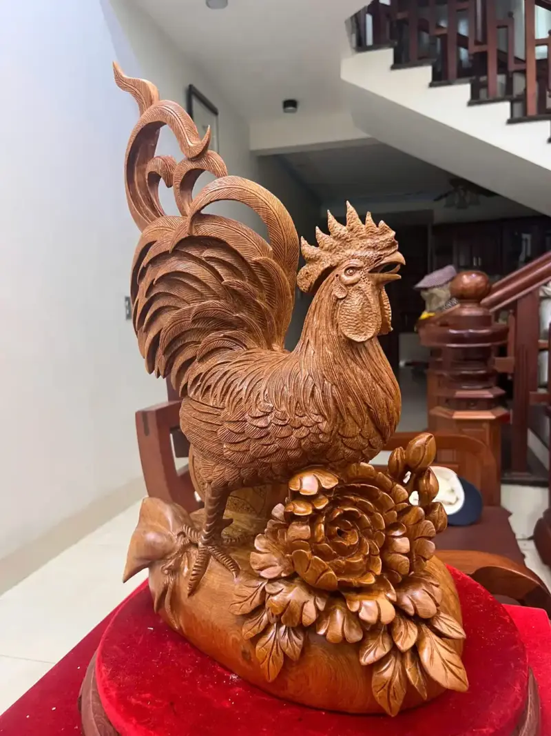Tượng Nhất Kê Đứng Bao Tiền Gỗ Ngọc Am Liền Khối G5135