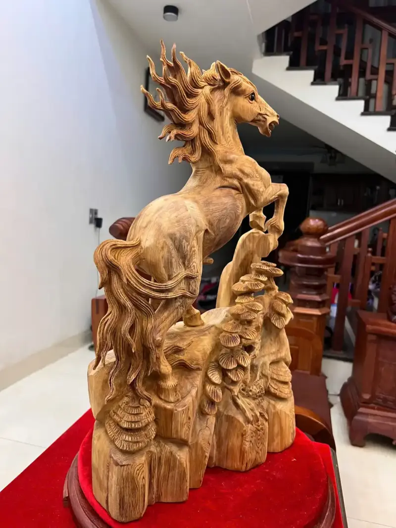 Tượng Nhất Mã Gỗ Ngọc Am Chất Gỗ Già Thơm G5017