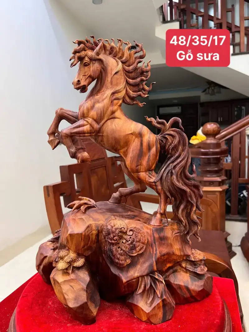 Tượng Nhất Mã Gỗ Sưa Bắc Vân Tím Đẹp Đục Kỹ Liền Khối G5095