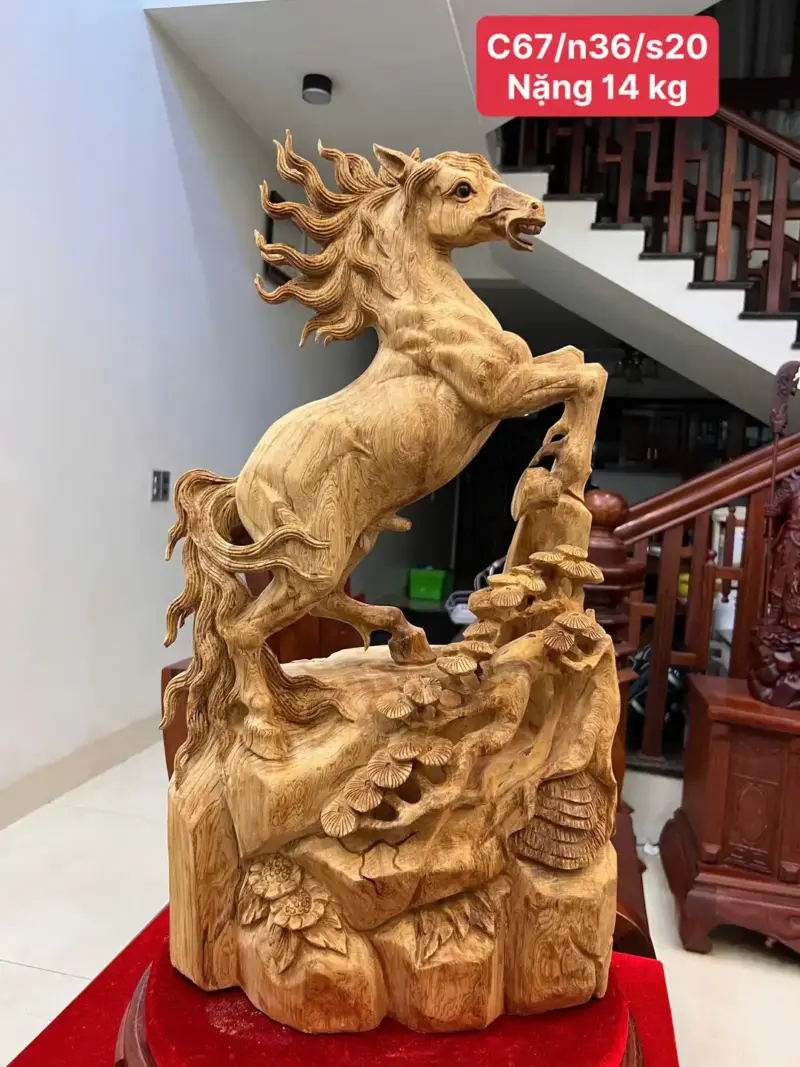 Tượng Nhất Mã Phi Thiên Gỗ Ngọc Am Liền Khối Chất Gỗ Già Nặng Thơm G5020