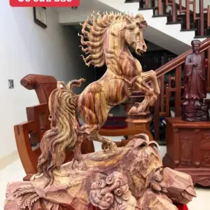 Tượng Nhất Mã Phi Thiên Gỗ Sưa Bắc Hàng Kỹ Có Sơn G5021
