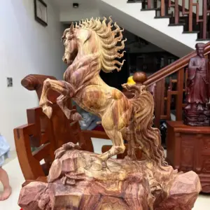 Tượng Nhất Mã Phi Thiên Gỗ Sưa Bắc Hàng Kỹ Có Sơn G5021