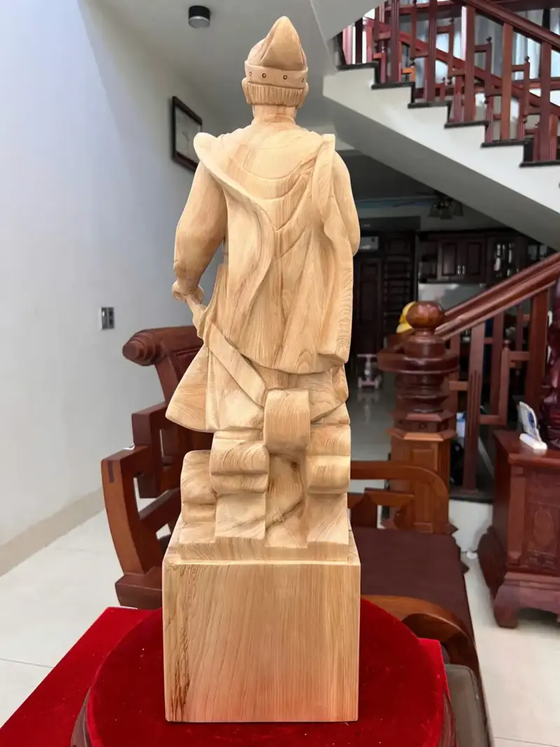 Tượng Trần Quốc Tuấn Ngọc Am Liền Khối Có Sơn G5036