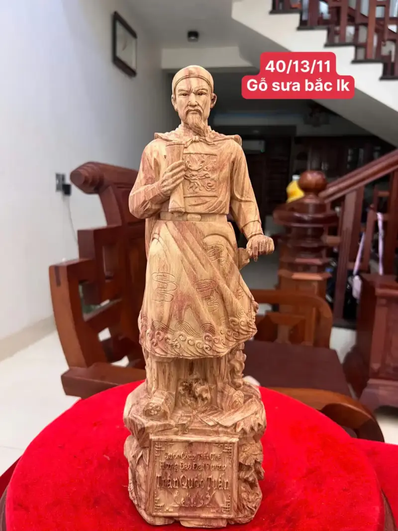 Tượng Trần Quốc Tuấn Gỗ Sưa Bắc Liền Khối G5081