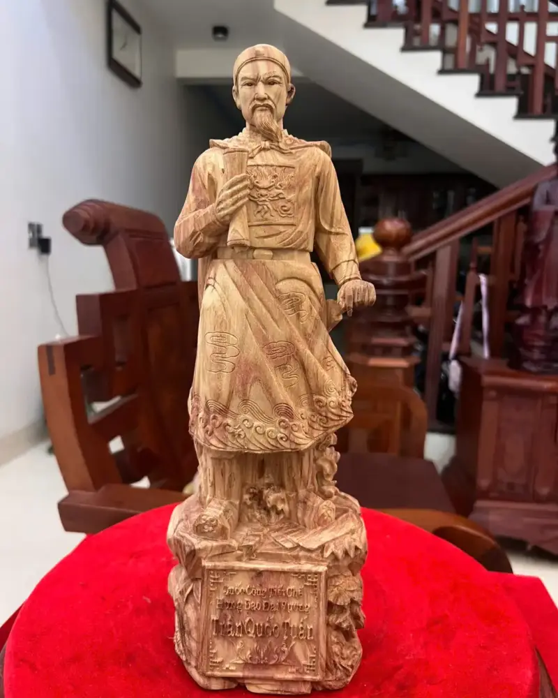 tran-quoc-tuan-go-sua-bac-G5081-2_Trần Quốc Tuấn Gỗ Sưa Bắc Lk Giá 3900 Triệu Kích Thước Cao 40cm, Ngang 13cm, Sâu 11cm Tượng Trần Quốc Tuấn Gỗ Sưa Bắc Liền Khối G5081