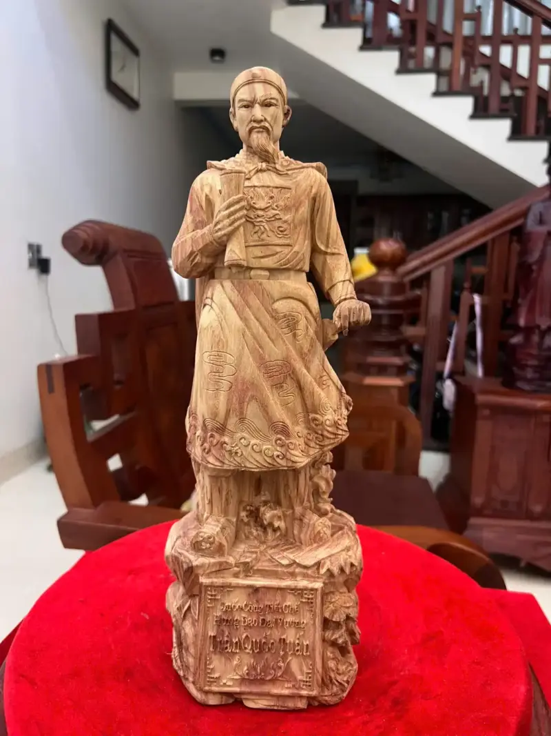 Tượng Trần Quốc Tuấn Gỗ Sưa Bắc Liền Khối G5081