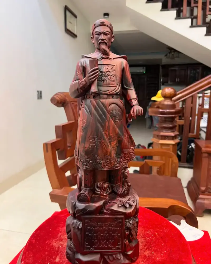 tran-quoc-tuan-go-trac-viet-G5097-2_Trần Quốc Tuấn Gỗ Trắc Việt Lk Giá 5.900 Triệu Kích Thước Cao 50cm, Ngang 16cm, Sâu 13cm Tượng Trần Quốc Tuấn Gỗ Trắc Việt Liền Khối G5097