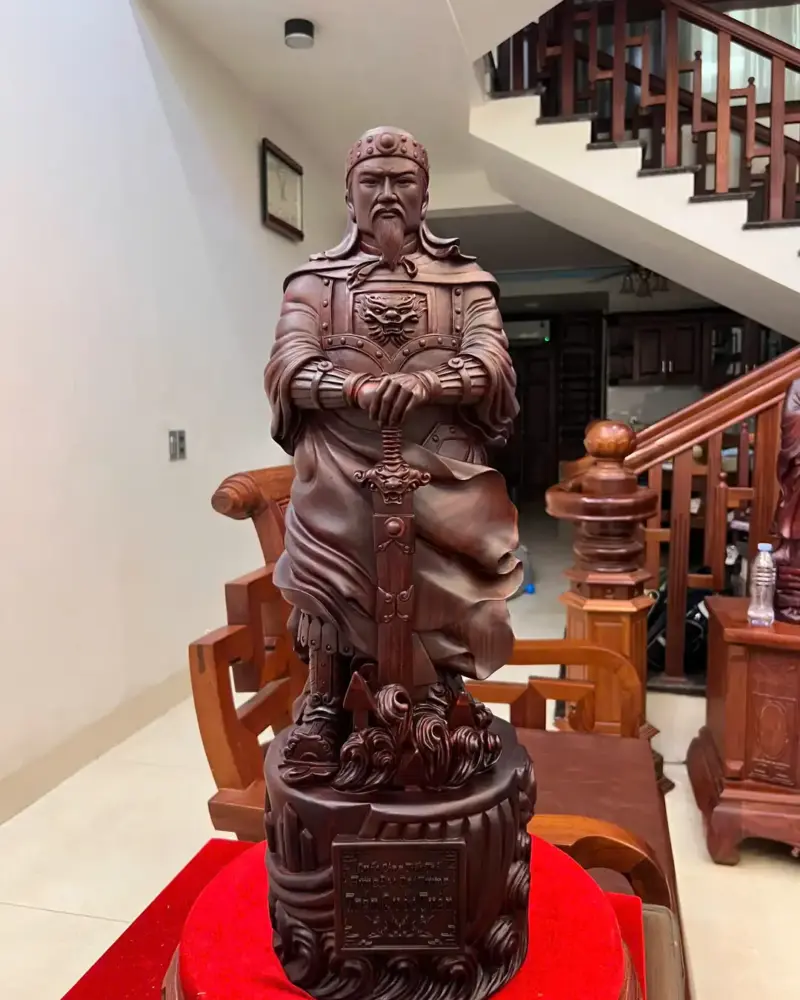 tran-quoc-tuan-go-tu-an-G5141-2_Trần Quốc Tuấn Gỗ Tử Đàn Liền Khối Giá 9.500 Triệu Kích Thước Cao 71cm, Ngang 23cm, Sâu 20cm Tượng Trần Quốc Tuấn Gỗ Tử Đàn Liền Khối G5141